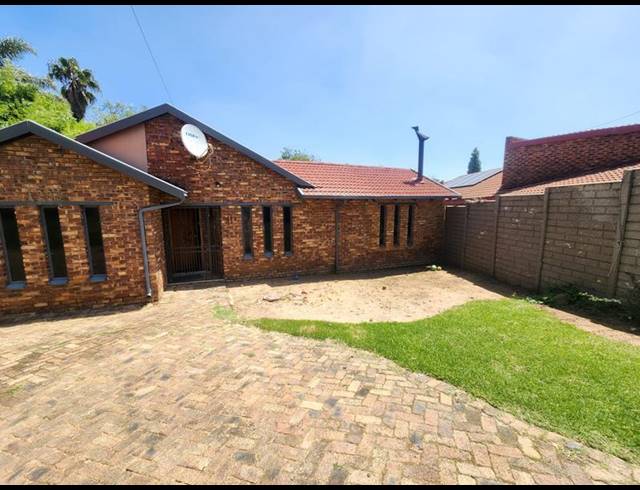3 BEDROOM PROPERTY TO RENT IN RADIOKOP
